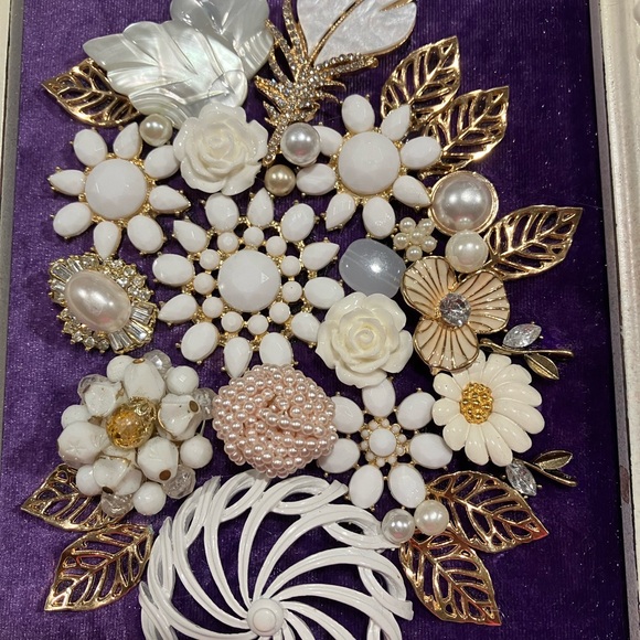 ORIGINAL JEWELRY ART COLLAGE. UNIQUE HANDMADE OOAK GIFT 💝 IDEA. IN CREAM/PURPLE - Picture 14 of 16